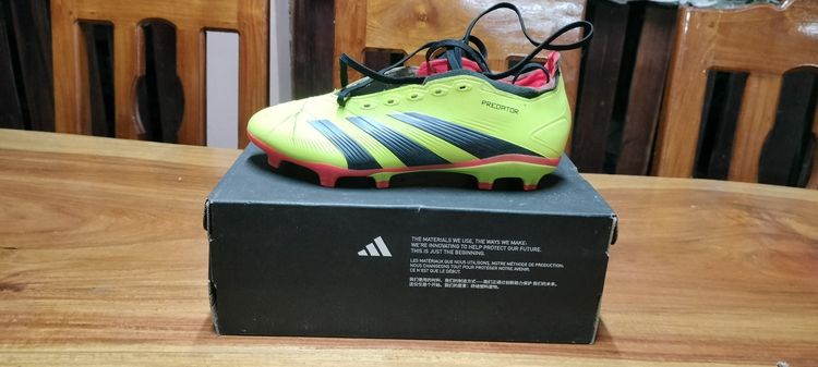 รองเท้าสตั๊ด Adidas Predator สีเหลืองมะนาว (Solar Yellow) ไซส์ 39 รูปที่ 2