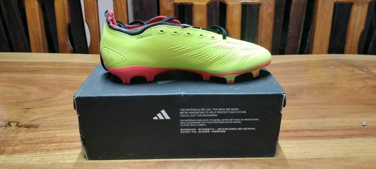 รองเท้าสตั๊ด Adidas Predator สีเหลืองมะนาว (Solar Yellow) ไซส์ 39 รูปที่ 4