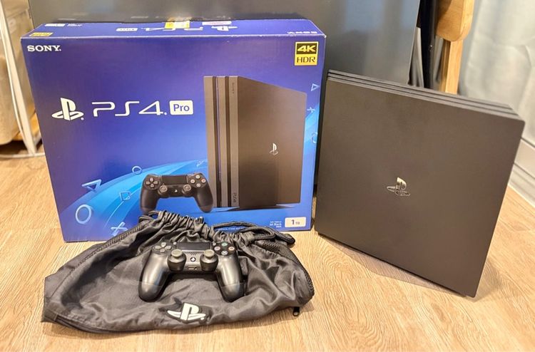 Sony เครื่องเกมส์โซนี่ เพลย์สเตชั่น PS4 (Playstation 4) เชื่อมต่อไร้สายได้ PS4 Pro 1TB (CUH-7106B) เครื่องศูนย์ไทย