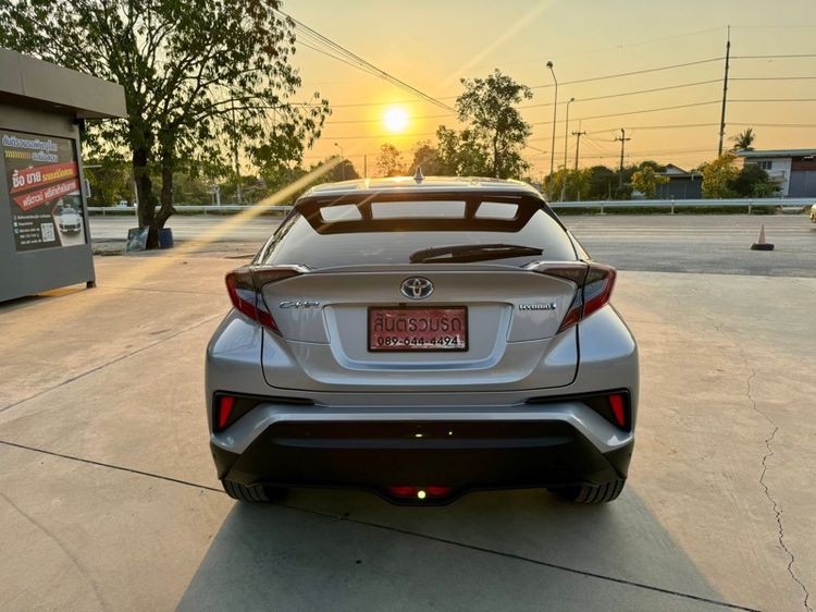 Toyota C-HR 2019 1.8 HV Hi Sedan ไฮบริด ไม่ติดแก๊ส เกียร์อัตโนมัติ บรอนซ์เงิน รูปที่ 4