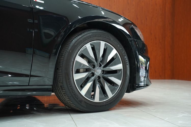 Audi Audi A6  2021 2.0 Sedan เบนซิน เกียร์อัตโนมัติ ดำ รูปที่ 4