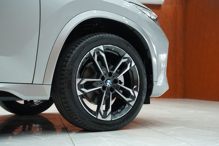 BMW X1 2026 2.0 sDrive20i M Sport Utility-car เบนซิน เกียร์อัตโนมัติ เทา รูปที่ 4