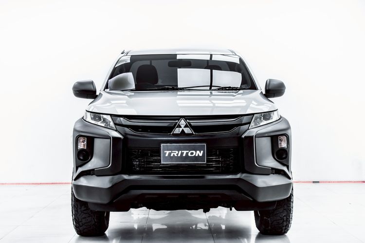 Mitsubishi Triton 2019 2.4 GL 4WD Pickup ดีเซล ไม่ติดแก๊ส เกียร์ธรรมดา เทา รูปที่ 4