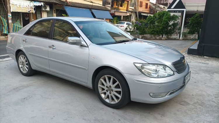 รถ Toyota Camry 2.4 Q สี เทา