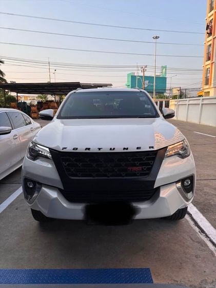 Toyota Fortuner 2017 2.4 V 4WD Pickup ดีเซล ไม่ติดแก๊ส เกียร์อัตโนมัติ ขาว รูปที่ 3