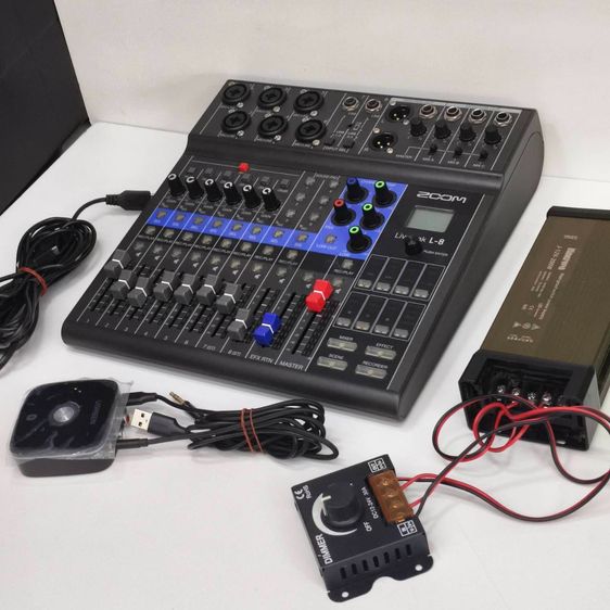 ZOOM LiveTrak L-8 Mixer Audio Interface Recorder มีอุปกรณ์ครบชุด สภาพสวย พร้อมใช้งาน รูปที่ 4