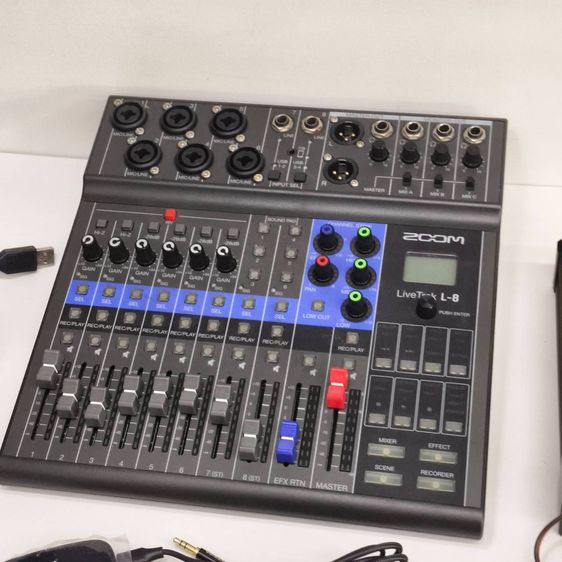 ZOOM LiveTrak L-8 Mixer Audio Interface Recorder มีอุปกรณ์ครบชุด สภาพสวย พร้อมใช้งาน รูปที่ 11