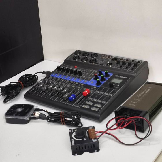 ZOOM LiveTrak L-8 Mixer Audio Interface Recorder มีอุปกรณ์ครบชุด สภาพสวย พร้อมใช้งาน รูปที่ 3