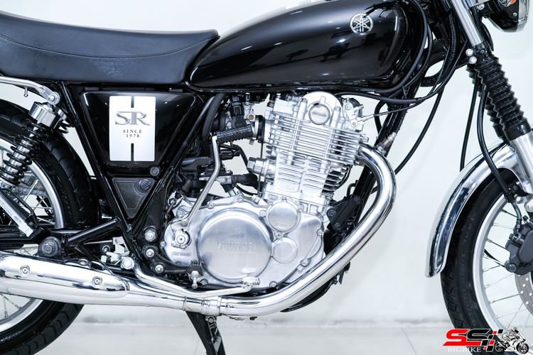 YAMAHA SR400 สีดำ ปี2021 วิ่งน้อย 681 km ไมล์แท้ มือเดียว รถสวยมากสภาพป้ายแดงไร้ริ้วรอย รูปที่ 9