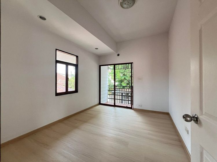 ไม่มี ใช่ บ้านรีโนเวทใหม่พร้อมอยู่ สันป่าเลียง หนองหอยใกล้รร.วารี บ้านสวย ราคาน่ารัก รูปที่ 4