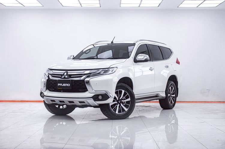 รถ Mitsubishi Pajero Sport 2.4 GT Premium 4WD สี ขาว