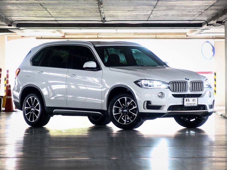 รถ BMW X5 2.0 sDrive25d Pure Experience สี ขาว
