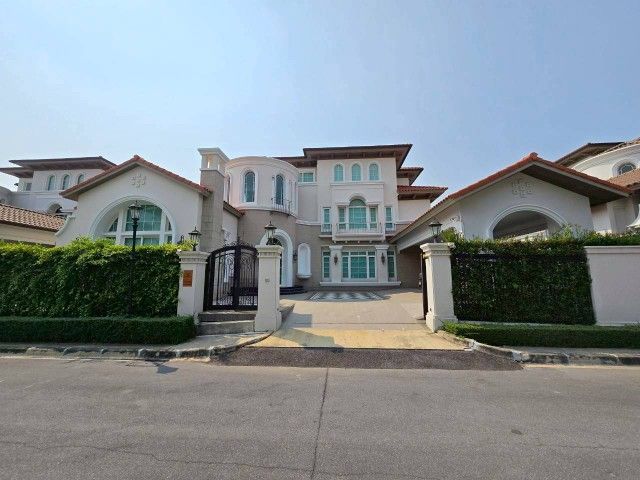 บ้านเดี่ยว 3 ชั้น ลดาวัลย์พระราม 2