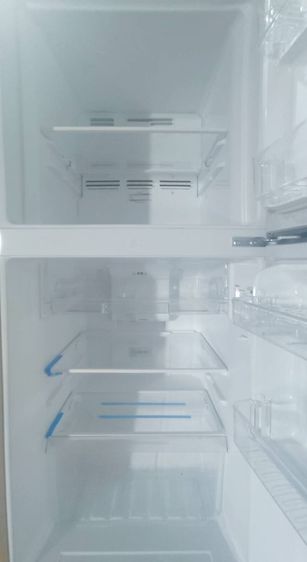 ตู้เย็น2ประตู6.4คิวTOSHIBA
สีดำ(อมเทา)-Dark Silver
 รูปที่ 3