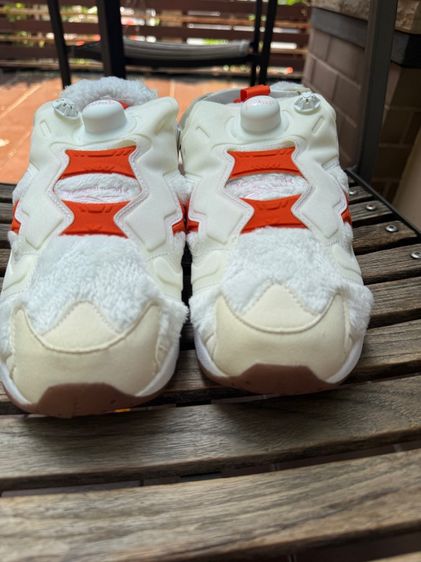 LINE FRIENDS BT21 x REEBOK INSTAPUMP FURY RJ EDITION รูปที่ 2