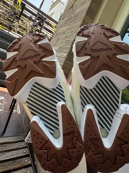 LINE FRIENDS BT21 x REEBOK INSTAPUMP FURY RJ EDITION รูปที่ 8