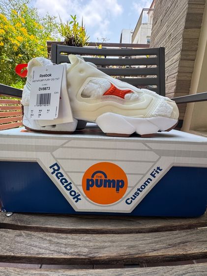 LINE FRIENDS BT21 x REEBOK INSTAPUMP FURY RJ EDITION รูปที่ 10