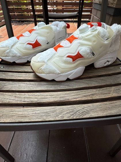 LINE FRIENDS BT21 x REEBOK INSTAPUMP FURY RJ EDITION รูปที่ 3