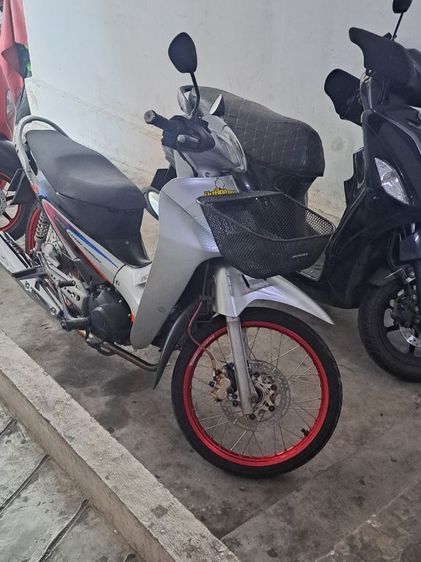 เวฟ 125 หัวเถิกสตาร์ทมือ สภาพพร้อมใช้งาน ภาษีขาดไม่เกิน เล่มเอกสารพร้อมโอน