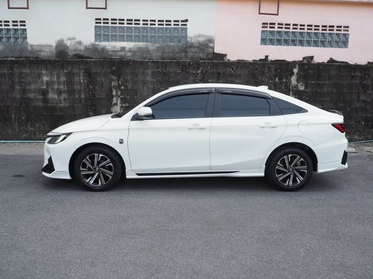 Toyota Yaris ATIV 2023 1.2 Smart Sedan เบนซิน ไม่ติดแก๊ส เกียร์อัตโนมัติ ขาว รูปที่ 4