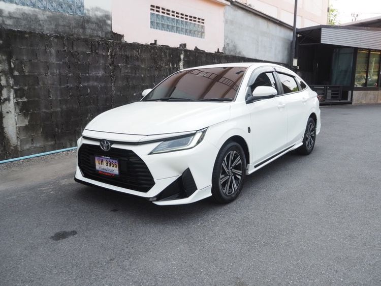 Toyota Yaris ATIV 2023 1.2 Smart Sedan เบนซิน ไม่ติดแก๊ส เกียร์อัตโนมัติ ขาว