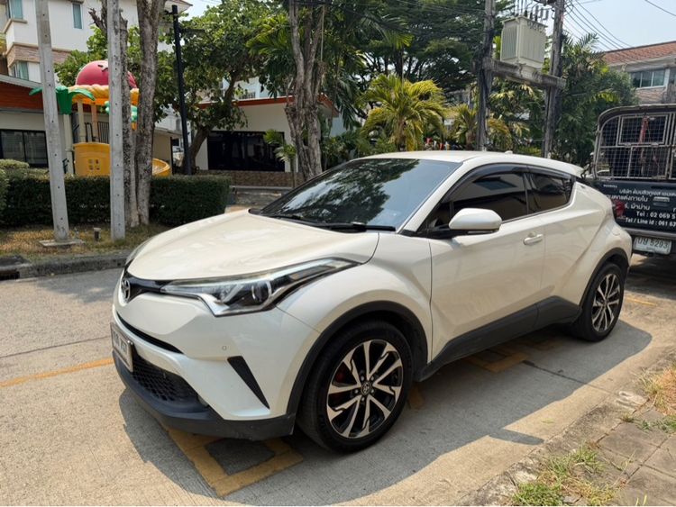 รถ Honda HR-V 1.8 S สี ขาว