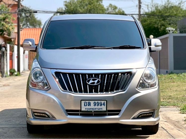 Hyundai H-1  2018 2.5 Deluxe Van ดีเซล ไม่ติดแก๊ส เกียร์อัตโนมัติ บรอนซ์เงิน รูปที่ 4