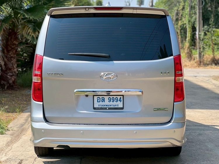 Hyundai H-1  2018 2.5 Deluxe Van ดีเซล ไม่ติดแก๊ส เกียร์อัตโนมัติ บรอนซ์เงิน รูปที่ 3