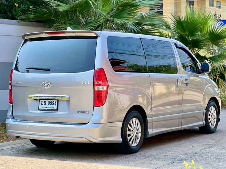 Hyundai H-1  2018 2.5 Deluxe Van ดีเซล ไม่ติดแก๊ส เกียร์อัตโนมัติ บรอนซ์เงิน รูปที่ 2