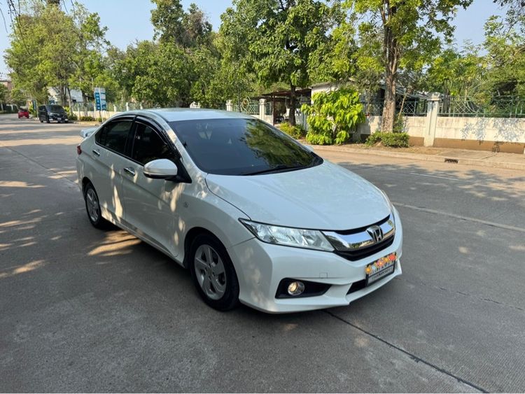 Honda City 2015 1.5 V Plus i-VTEC Sedan เบนซิน เกียร์อัตโนมัติ ขาว รูปที่ 3