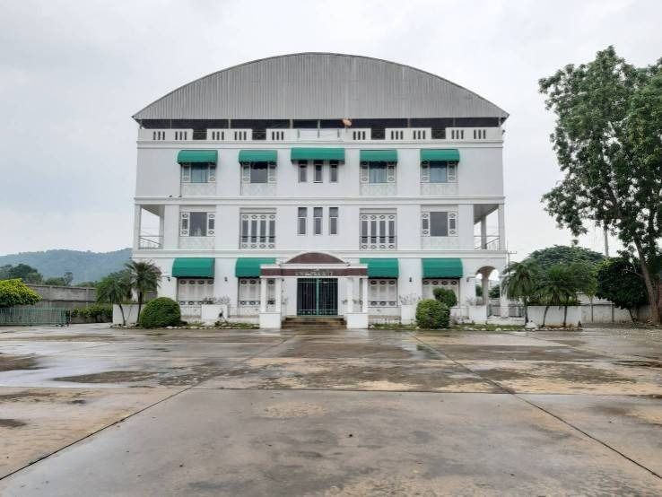 โรงงานพร้อมภัตตาคาร น่าลงทุนมาก ติดถ.สายเอเชีย  อำเภอโกรกพระ  นครสวรรค์