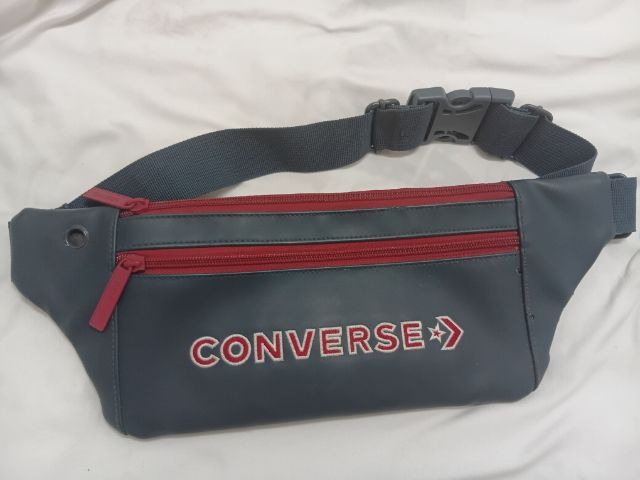 กระเป๋าสะพายข้างของแท้ ยี่ห้อ Converse