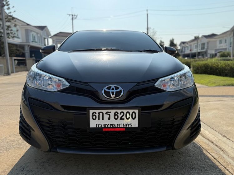 Toyota Yaris 2017 1.2 E Sedan เบนซิน ไม่ติดแก๊ส เกียร์อัตโนมัติ เทา รูปที่ 2