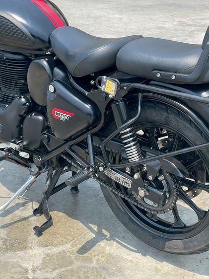 Royal Enfield Classic 350 (2023) สีดำด้านตัวท็อป รูปที่ 5