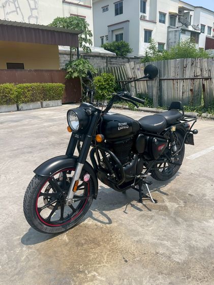 Royal Enfield Classic 350 (2023) สีดำด้านตัวท็อป