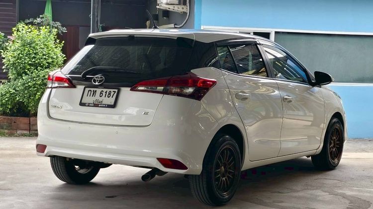 Toyota Yaris 2018 1.2 E Sedan เบนซิน ไม่ติดแก๊ส เกียร์อัตโนมัติ ขาว รูปที่ 3