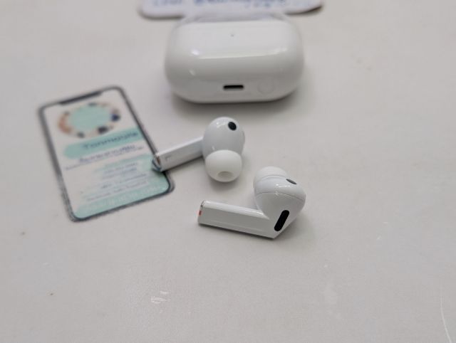 ขาย เทิร์น Samsung Galaxy Buds3 Pro White ศูนย์ไทย มีหูฟัง และเคสชาร์จ ไม่มีกล่อง และอุปกรณ์อื่น เพียง 1,990 บาท ครับ  รูปที่ 3