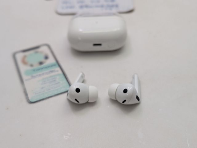 อื่นๆ ขาย เทิร์น Samsung Galaxy Buds3 Pro White ศูนย์ไทย มีหูฟัง และเคสชาร์จ ไม่มีกล่อง และอุปกรณ์อื่น เพียง 1,990 บาท ครับ 