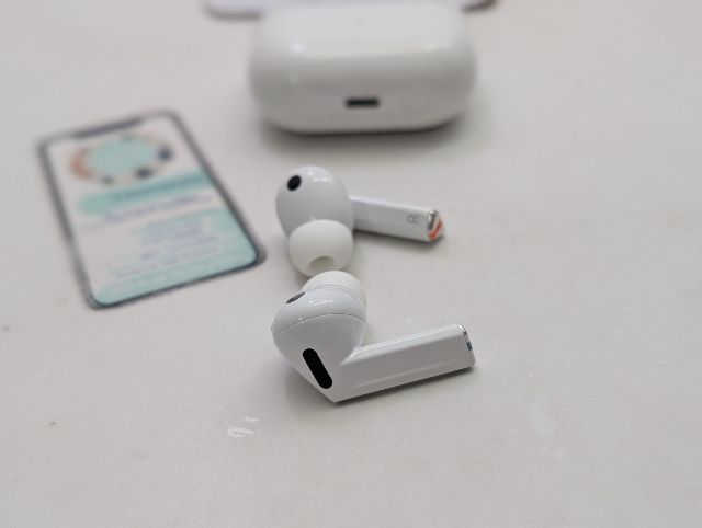 ขาย เทิร์น Samsung Galaxy Buds3 Pro White ศูนย์ไทย มีหูฟัง และเคสชาร์จ ไม่มีกล่อง และอุปกรณ์อื่น เพียง 1,990 บาท ครับ  รูปที่ 4