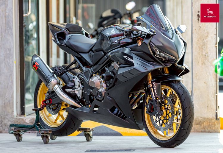 Honda CBR650R ปี2018 สีดำด้าน วิ่ง35,000Km. ท่อAkra+คอไทเท แต่งครบ