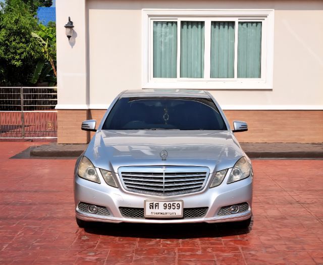 Mercedes-Benz E-Class 2010 E200 CGI Sedan เบนซิน ไม่ติดแก๊ส เกียร์อัตโนมัติ บรอนซ์เงิน รูปที่ 2