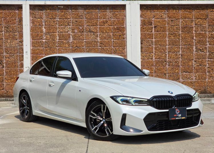 รถ BMW Series 3 320d สี ขาว