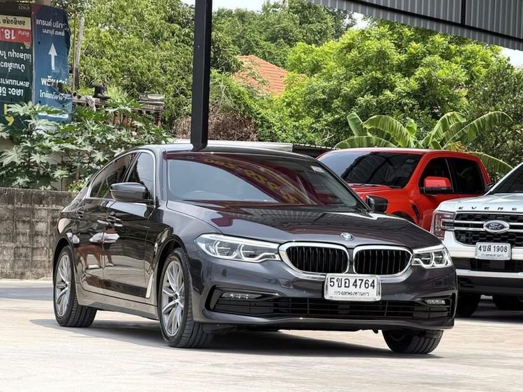 BMW Series 5 2019 530e Sedan ปลั๊กอินไฮบริด (PHEV) ไม่ติดแก๊ส เกียร์อัตโนมัติ เทา