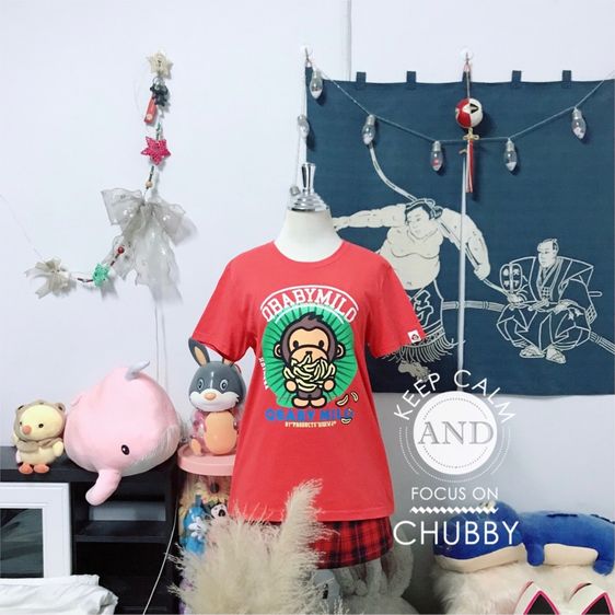 เสื้อยืดแขนสั้นสีแสดออกส้มผสมแดง พิมพ์ลายน้องลิงถือกล้วย Q BABY MILO APE (BAPE)