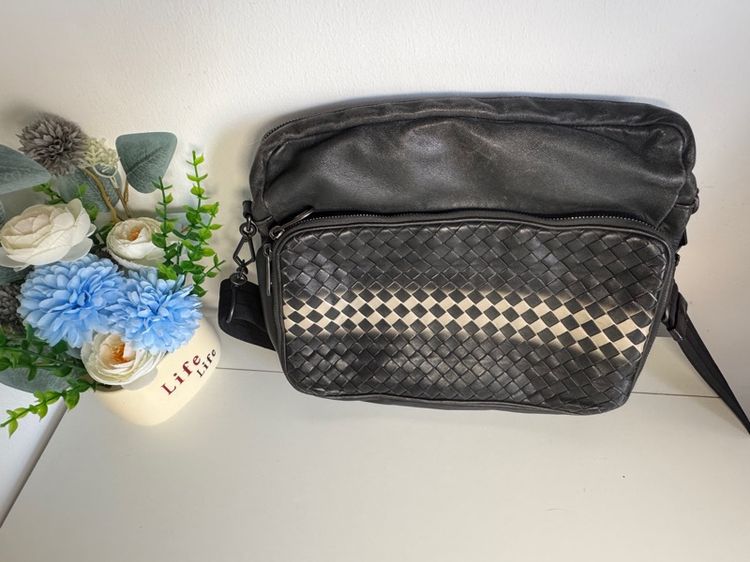 ชาย ดำ หนังแท้ กระเป๋าสะพาย Bottega Veneta