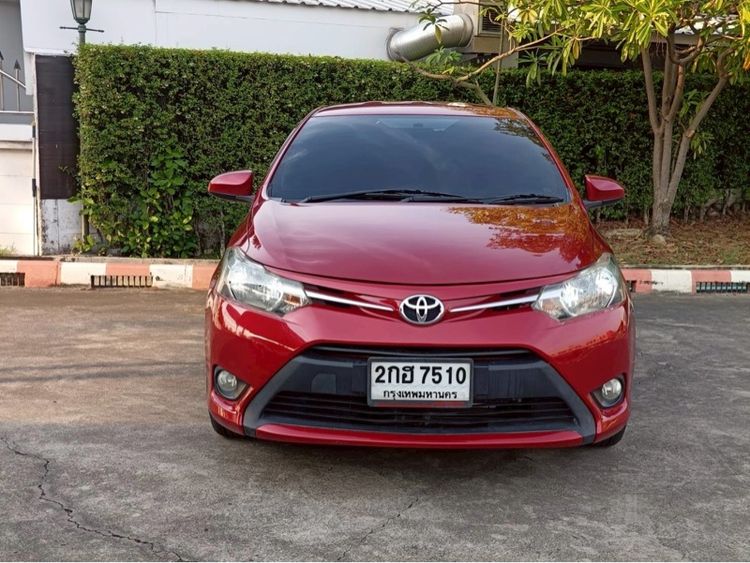 รถ Toyota Vios 1.5 E สี แดง
