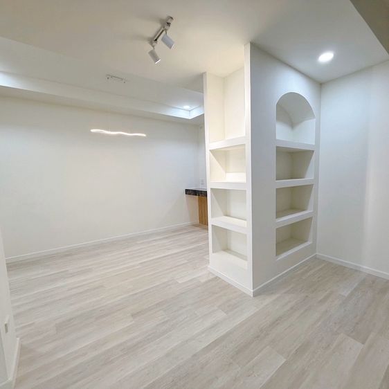 อื่นๆ สร้างเสร็จก่อน 2010 ไม่มี ไม่ใช่ ทาวน์โฮม 3 ชั้น พร้อมชั้นลอย รีโนเวทใหม่ ซอยนวลจันทร์ 56 ใกล้เลียบทางด่วน เอกมัย รามอินทรา รูปที่ 3