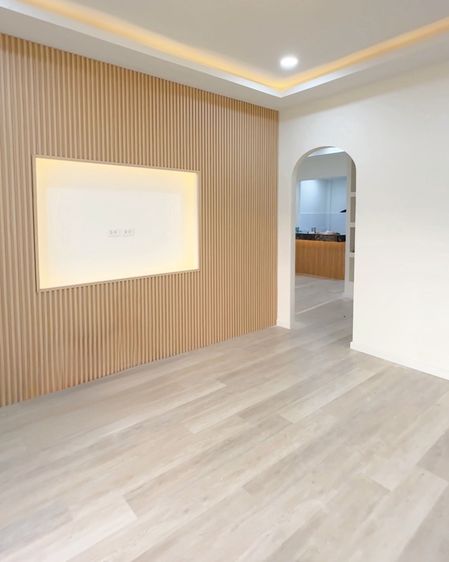 อื่นๆ สร้างเสร็จก่อน 2010 ไม่มี ไม่ใช่ ทาวน์โฮม 3 ชั้น พร้อมชั้นลอย รีโนเวทใหม่ ซอยนวลจันทร์ 56 ใกล้เลียบทางด่วน เอกมัย รามอินทรา รูปที่ 2