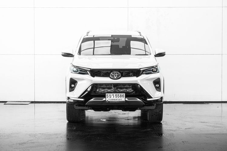 Toyota Fortuner 2024 2.4 Leader G Utility-car เบนซิน ไม่ติดแก๊ส เกียร์อัตโนมัติ ขาว รูปที่ 3