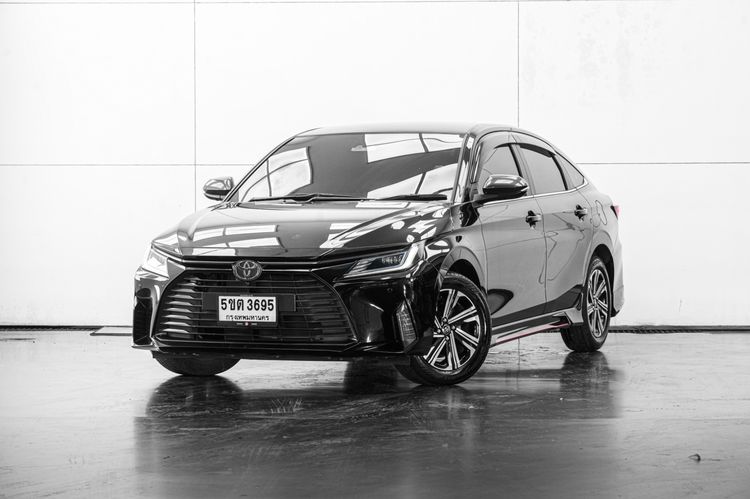 รถ Toyota Yaris ATIV 1.2 Premium Luxury สี ดำ